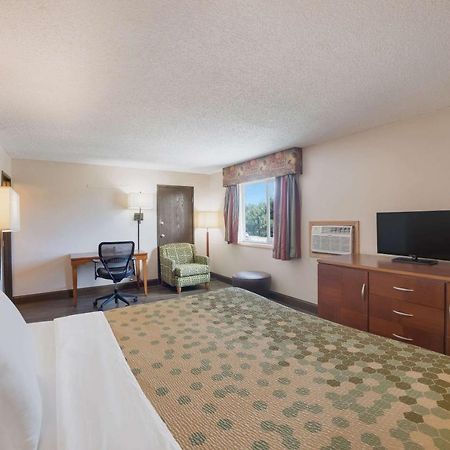 Rodeway Inn Colorado Springs Exterior photo